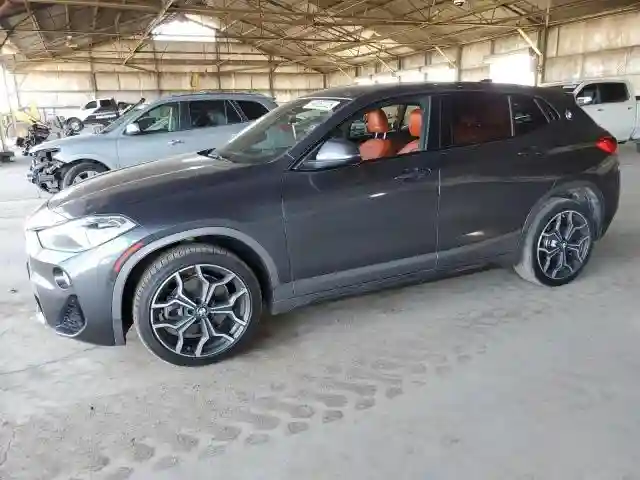 WBXYJ3C3XJEJ84376 2018 BMW X2-0