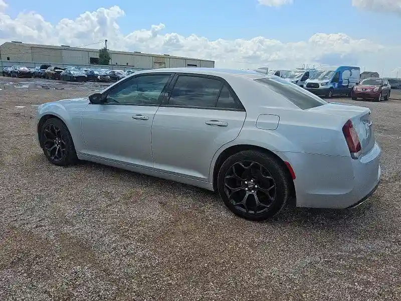 2C3CCAAG9KH733284 2019 CHRYSLER 300-1