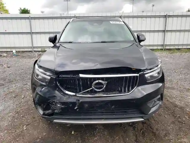 YV4162UL8M2476443 2021 VOLVO XC40-4