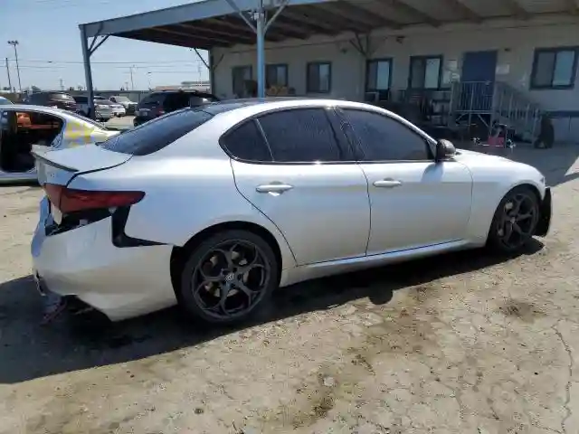 ZARFAMBN1K7604583 2019 ALFA ROMEO GIULIA-2