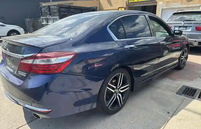 1HGCR2F14HA295920 2017 HONDA ACCORD-1