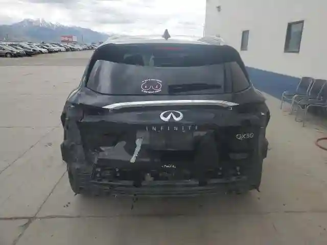 3PCAJ5M13KF122020 2019 INFINITI QX50-5