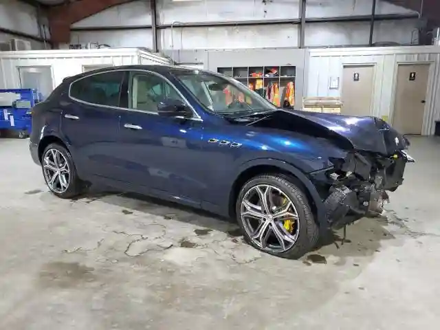 ZN661YUM7PX428859 2023 MASERATI LEVANTE MO-3