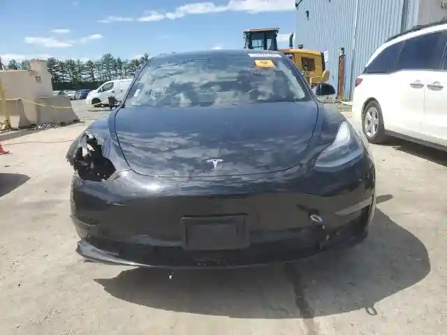 5YJ3E1EB1JF067370 2018 TESLA MODEL 3-4