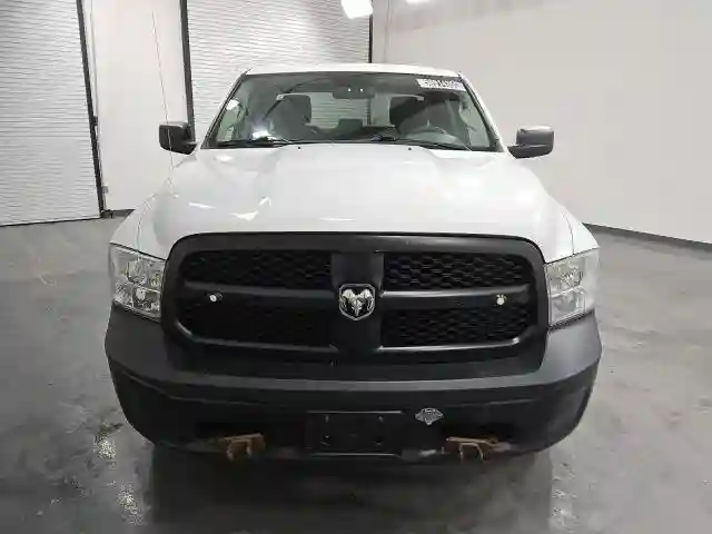 1C6RR7FGXKS708572 2019 RAM 1500-4