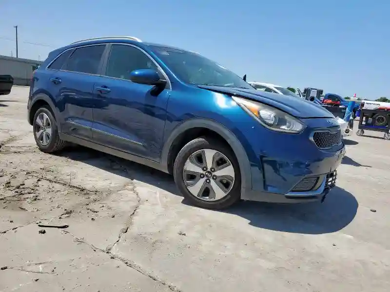 KNDCB3LC7K5231269 2019 KIA NIRO-3