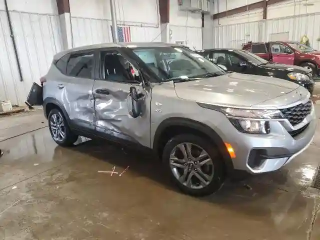 KNDEPCAA4M7213217 2021 KIA SELTOS-3