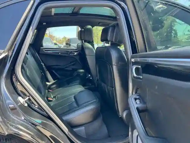 WP1AA2A53JLB05508 2018 PORSCHE MACAN-5