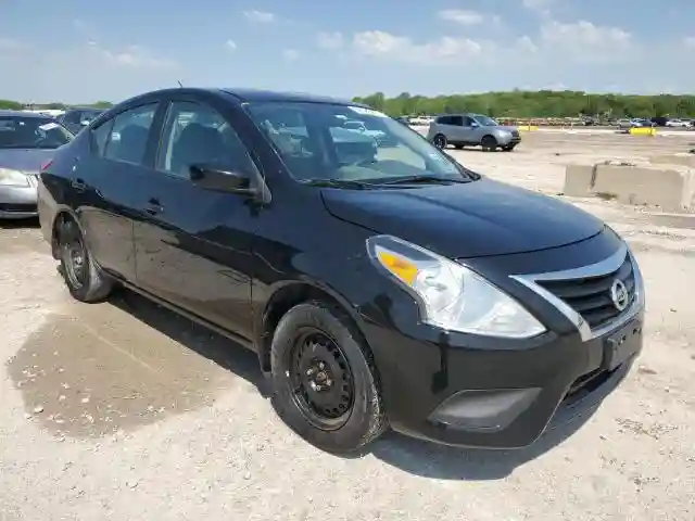 3N1CN7AP9JL842393 2018 NISSAN VERSA-3