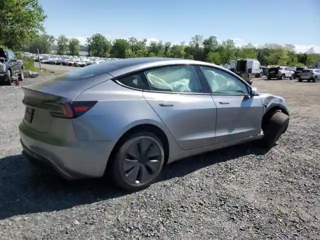 5YJ3E1EA7SF994768 2025 TESLA MODEL 3-2