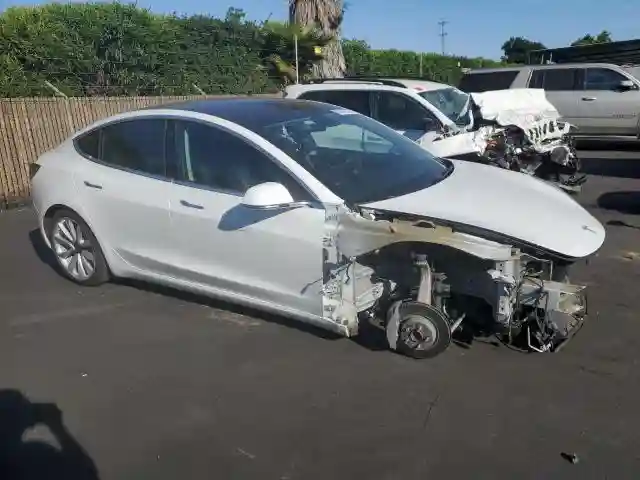 5YJ3E1EA2JF053792 2018 TESLA MODEL 3-3