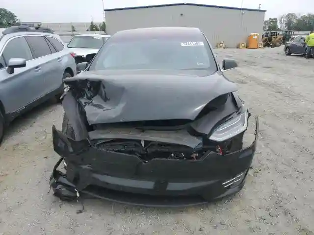 5YJXCBE29KF160569 2019 TESLA MODEL X-4