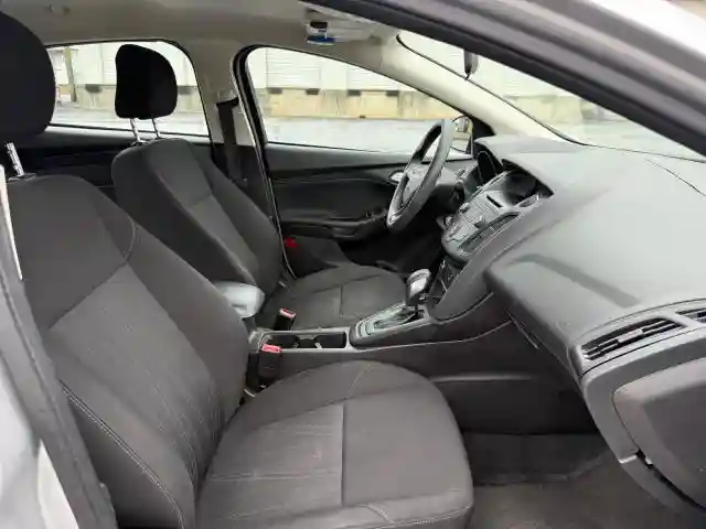 1FADP3F28HL28437 2017 FORD FOCUS-4