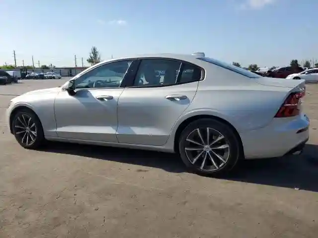 7JR102FK0MG092492 2021 VOLVO S60-1