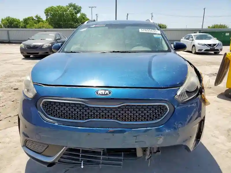 KNDCB3LC7K5231269 2019 KIA NIRO-4