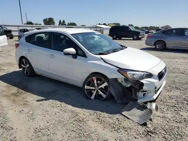 4S3GTAK65J1744900 2018 SUBARU IMPREZA-3