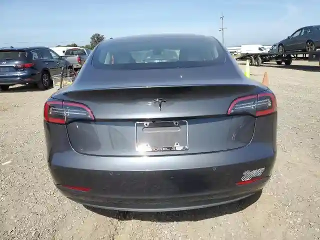 5YJ3E1EB0JF113044 2018 TESLA MODEL 3-5