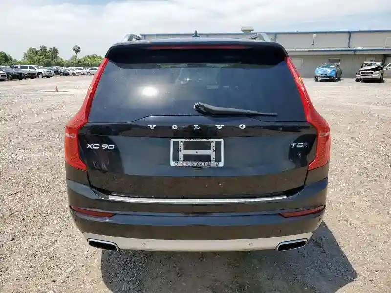YV4102XK2H1117766 2017 VOLVO XC90-5