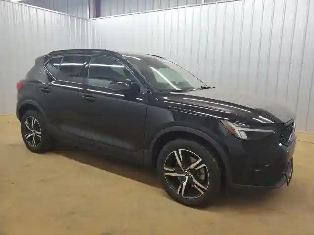 YV4L12UL4P2967328 2023 VOLVO XC40 PLUS-3