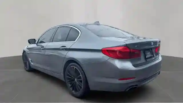 WBAJE7C34HG479236 2017 BMW 5 SERIES-2