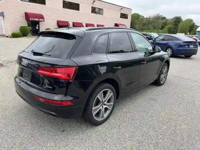 WA1BNAFY1K2044930 2019 AUDI Q5-3