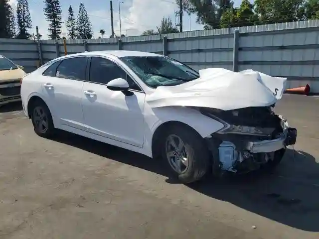 5XXG14J23RG254512 2024 KIA K5-3