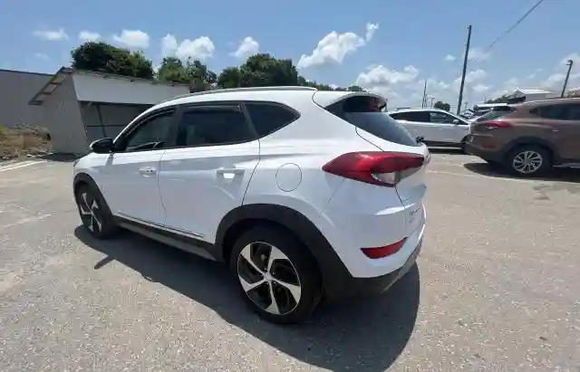 KM8J3CA29HU351485 2017 HYUNDAI TUCSON-2