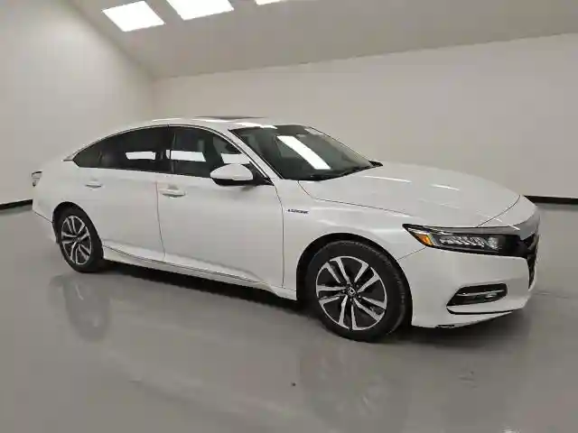 1HGCV3F57JA005552 2018 HONDA ACCORD-3