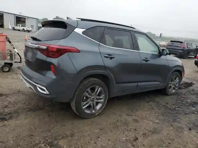 KNDEU2AA0N7285827 2022 KIA SELTOS-2
