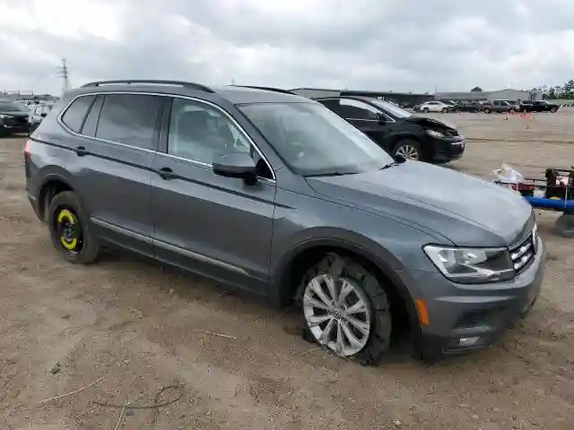 3VV2B7AX7JM004960 2018 VOLKSWAGEN TIGUAN-3