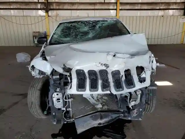 1C4PJLAB5HW643353 2017 JEEP GRAND CHEROKEE-4