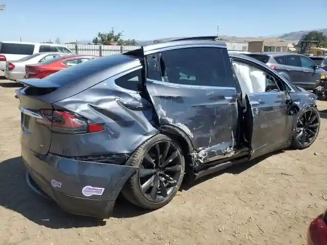5YJXCBE28GF004725 2016 TESLA MODEL X-2