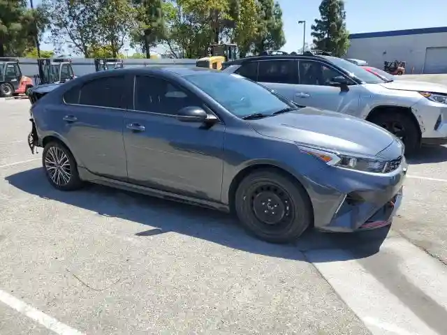 3KPF54AD5PE657933 2023 KIA FORTE-3