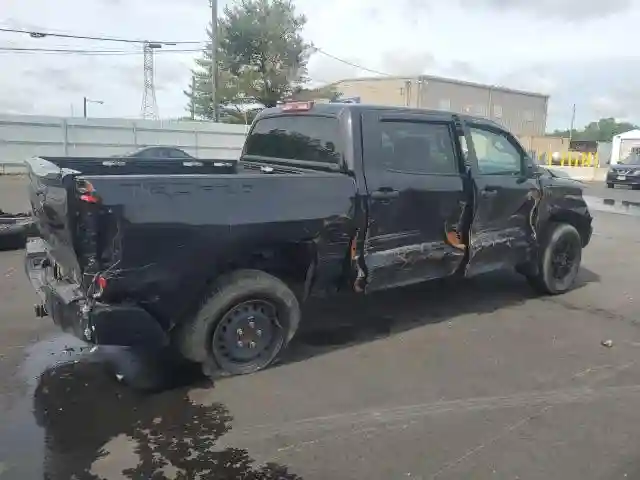 5TFDY5F19KX866927 2019 TOYOTA TUNDRA-2