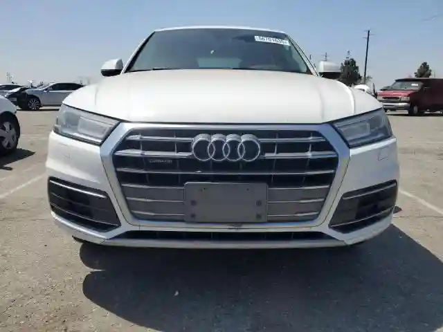 WA1ANAFY4J2128492 2018 AUDI Q5-4