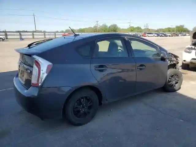 JTDKN3DU0F0444724 2015 TOYOTA PRIUS-2
