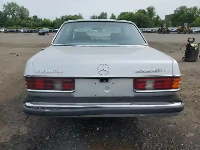 WDBAB53A2CB000735 1982 MERCEDES-BENZ 300-CLASS-5