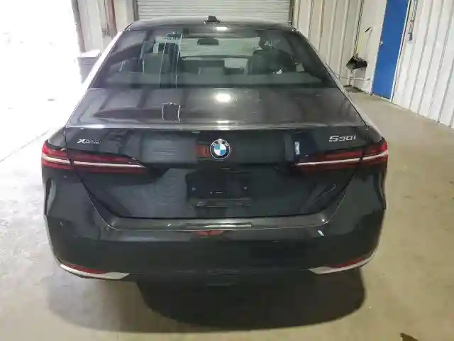 WBA53FJ09RCS71811 2024 BMW 5 SERIES-5