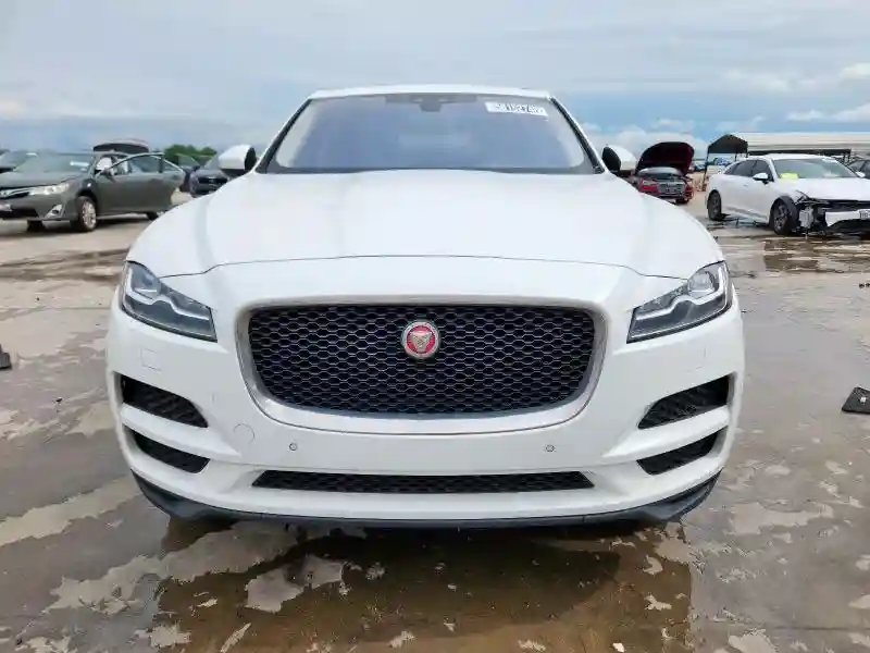 SADCK2BV3HA899359 2017 JAGUAR F-PACE-4
