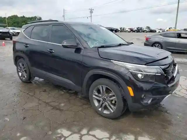 KNDEU2AA2M7084218 2021 KIA SELTOS-3