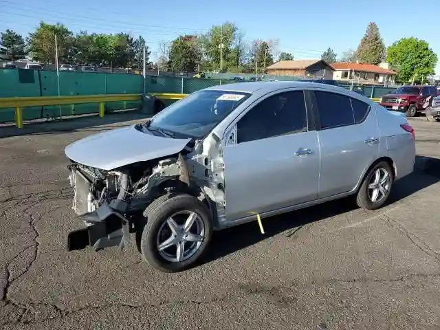 3N1CN7AP0KL840887 2019 NISSAN VERSA-0