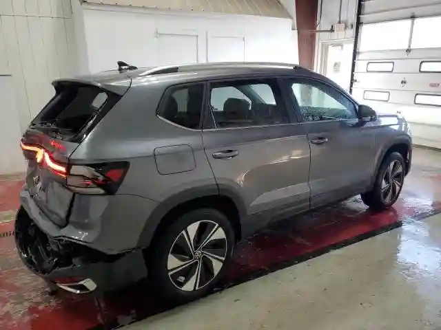 3VVUC7B22SM029887 2025 VOLKSWAGEN TAOS SE-2