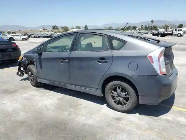 JTDKN3DU1F0469888 2015 TOYOTA PRIUS-1