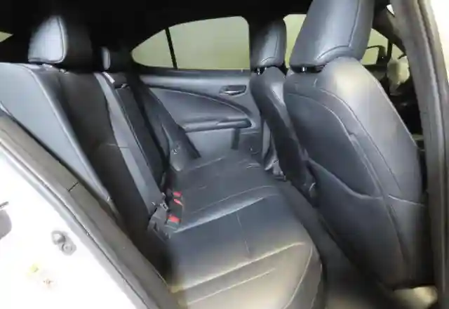 JTHY3JBH4K2014363 2019 LEXUS UX 200-5