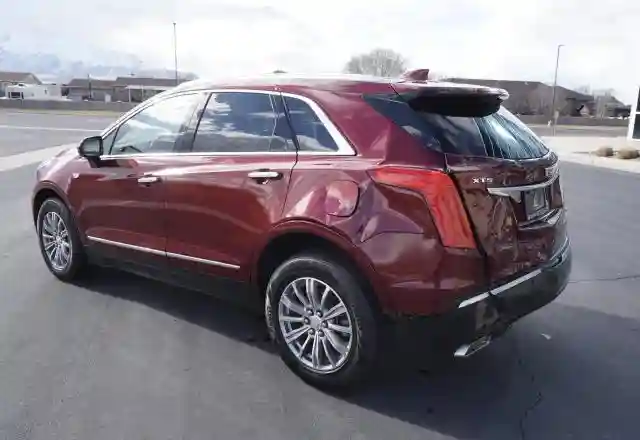 1GYKNCRS7JZ135807 2018 CADILLAC XT5-3