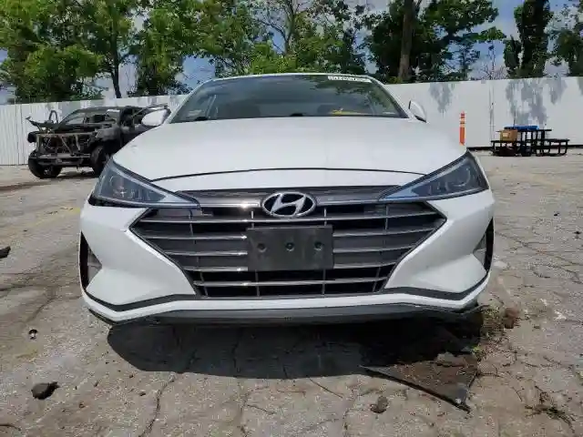 5NPD84LF8KH413999 2019 HYUNDAI ELANTRA-4