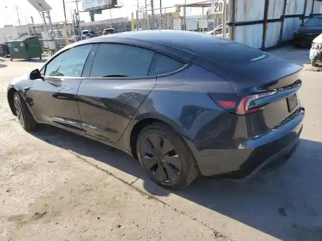 5YJ3E1EA2SF876935 2025 TESLA MODEL 3-1