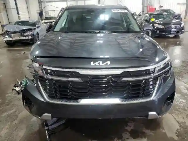 KNDEU2AA7R7615498 2024 KIA SELTOS-4