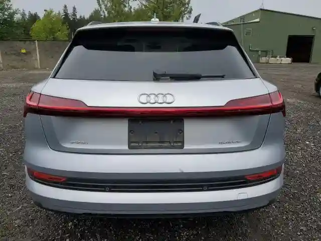 WA1AAAGE8NB005235 2022 AUDI E-TRON-5