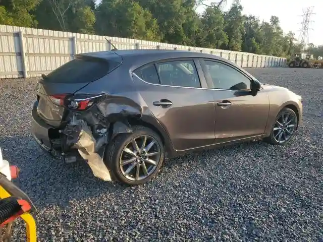 3MZBN1L33JM235106 2018 MAZDA 3-2